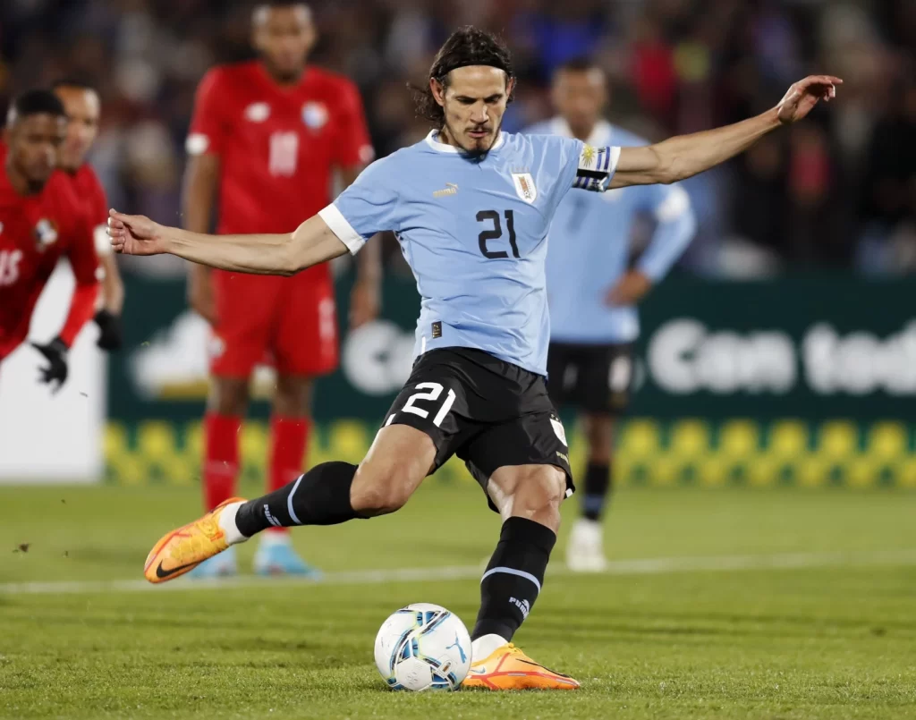 Uruguayan Football Icon Edinson Cavani Retires from International Duty - Socceronlinew