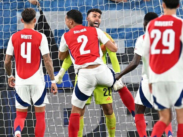 Arsenal's Raya Makes Wild Double Save to Deny Atalanta - Socceronlinew