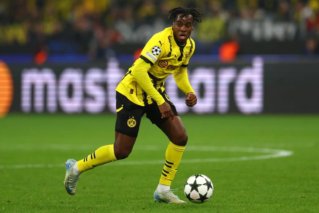 Chelsea, Liverpool, and Tottenham Scouting Borussia Dortmund’s Jamie Bynoe-Gittens - Socceronlinew