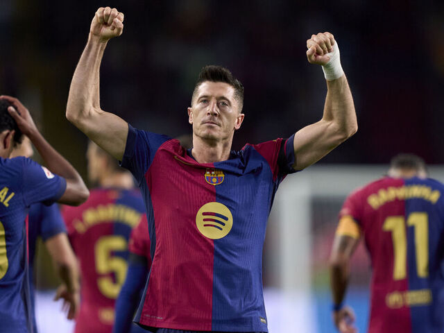 Lewandowski Scores Twice as Barca Thrash Sevilla to Stay Top of La Liga - Socceronlinew